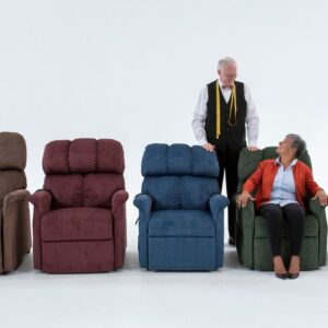 woman and man picking out a new lift chair together